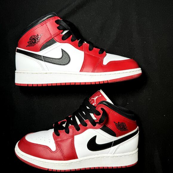 Nike Air Jordan 1 Mid GS Chicago Men's Shoes - Size 5.5 - Picture 2 of 8
